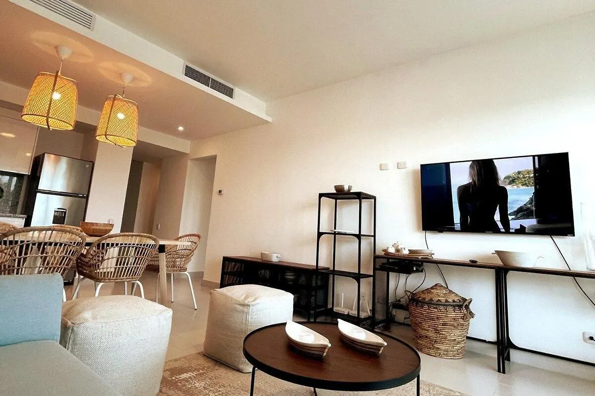 Aquarella Beachfront 2Br Sunset خوان دوليو شقة